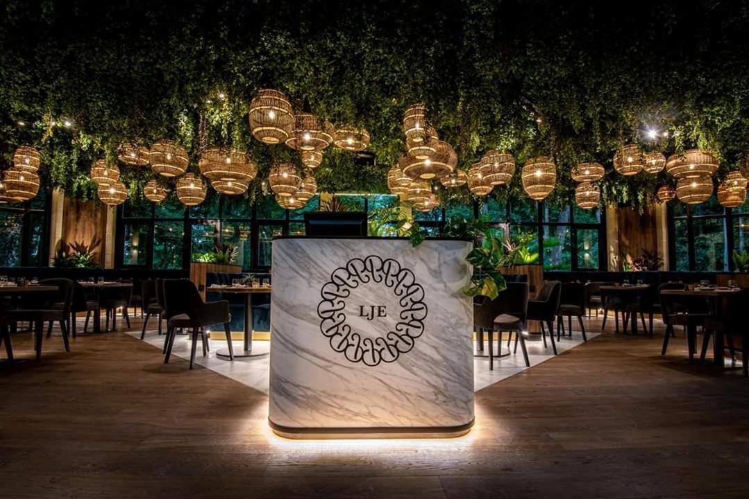 Отель Les Jardins D'Epicure Бре-е-Лю Экстерьер фото